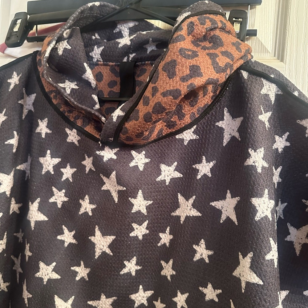 Crae hoodie poncho Leopard Print Poncho with Star Pocket REVERSIBLE - Picture 6 of 7